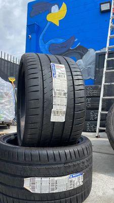 305/30zr19 Michelin Pilot Sport
Brand new