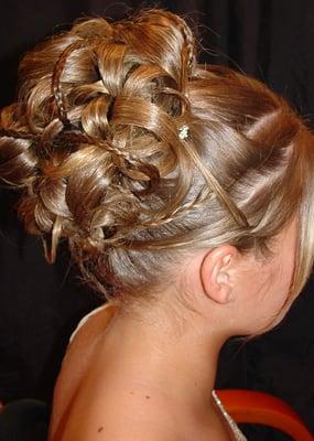 BRIDAL/PARTY HAIR & MAKEUP