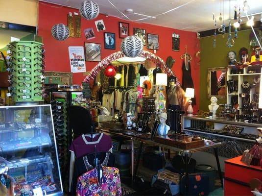 Avant Garb - great vintage gear and treasures.