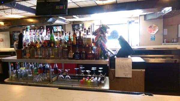 Full bar with cheap draft beers