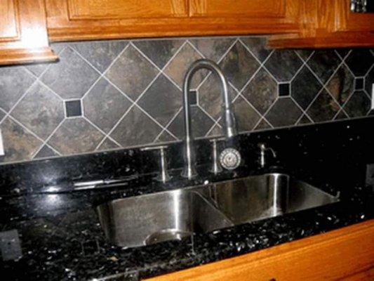 Kitchen tile backsplash