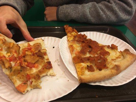 2 Fried chicken, tomato pizza slices + soda ($7)