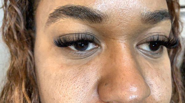 Hybrid Eyelash Extensions