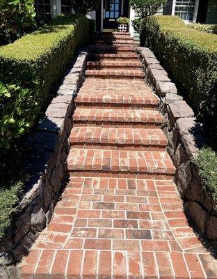 Walkway to home after pressure washing.