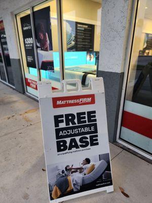 Mattress Firm Clearance Center Oakwood Plaza