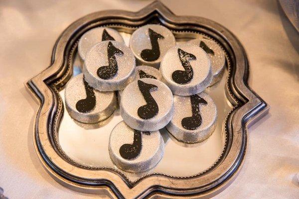 Music themed chocolate covered Oreos with edible silver and fondant work