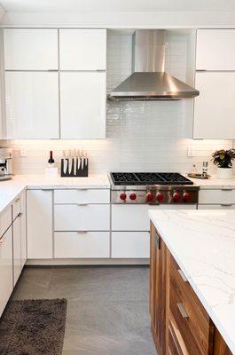 Sleek and modern kitchen design with acrylic cabinets