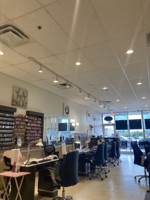 Nail station