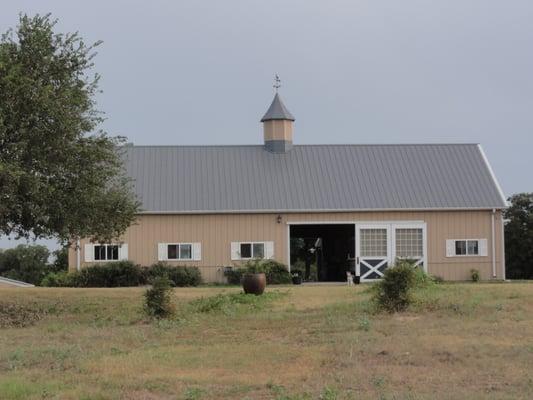 Horses enjoy daily turnout, a customized training program, memory foam stall mattresses, and large outdoor arenas and fields.