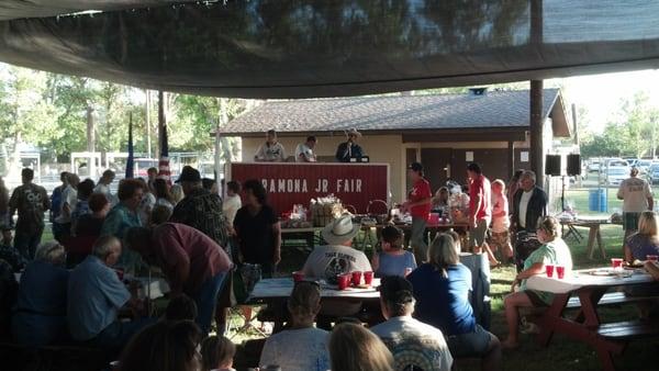 Ramona Jr. Fair pie auction