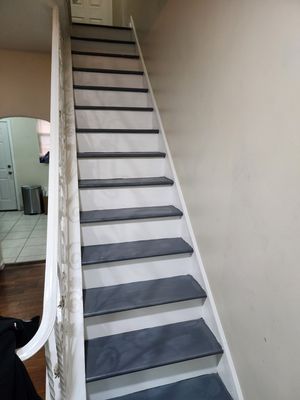 Unas escaleras limpieza.