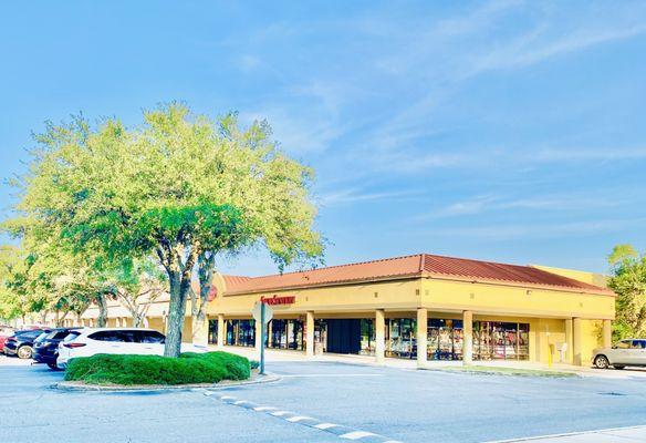 "Trade winds" shopping plaza has beautiful mature shady trees.