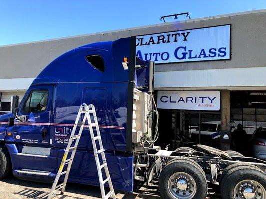 Specializing in Semi Truck/ 18 wheelers Glass