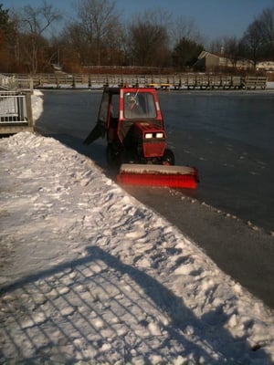 Cleaning the ice in T Ville