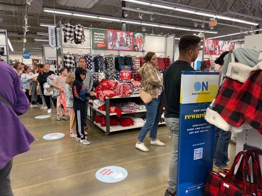 Old navy checkout line