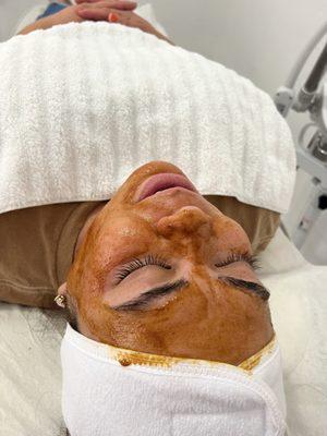 Pumpkin feel facial