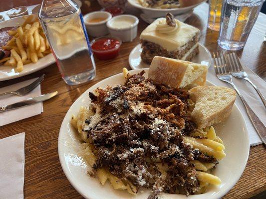 Mac n cheese with short rib