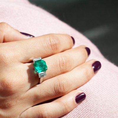 Custom-made emerald ring. Classic and beautiful setting!