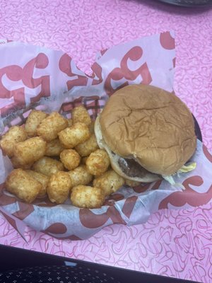 Big Americana Burger w/tots