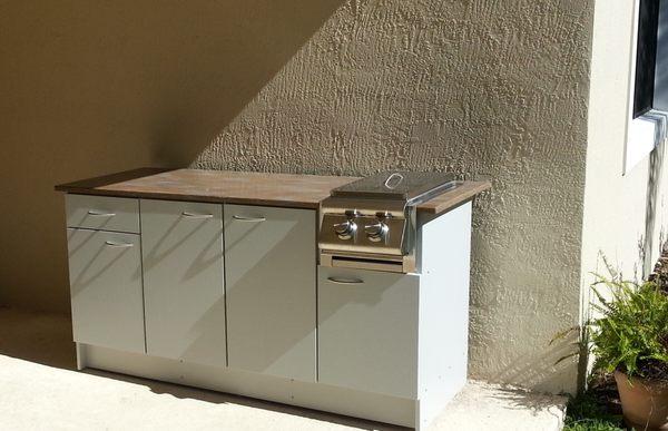 Outdoor cabinet with a Blaze side burner