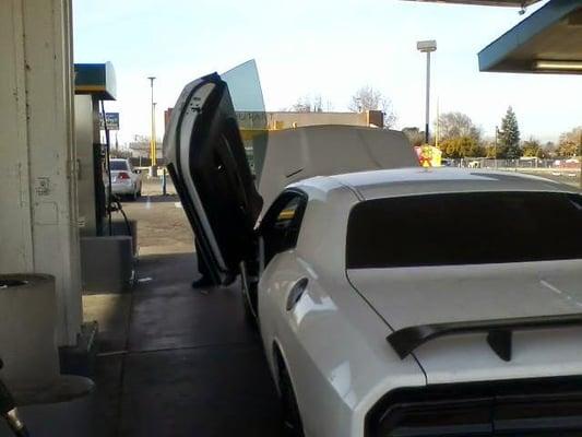 Cool car in front of me.. where I didnt get gas...