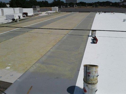 White roofing reflects heat