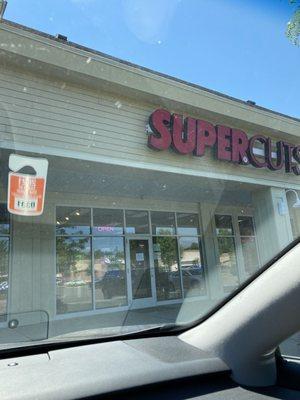 Supercuts store front, old Saybrook