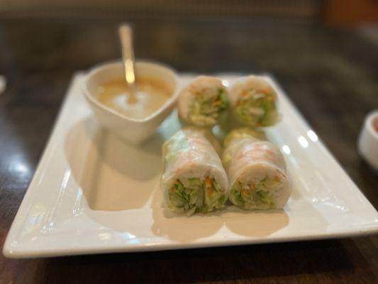 2 pieces Fresh Salad Rolls were delicious...