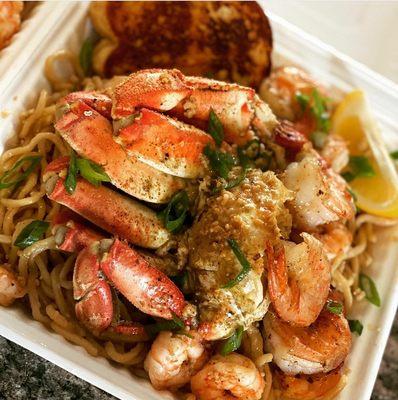 Garlic Shrimp and Crab with garlic noodles