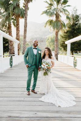 Wedding photos on the bridge