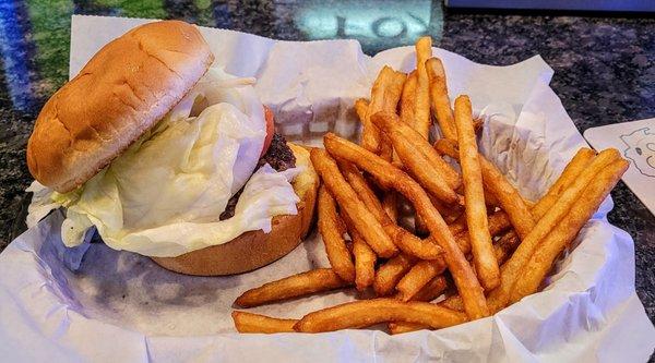 Hamburger & fries