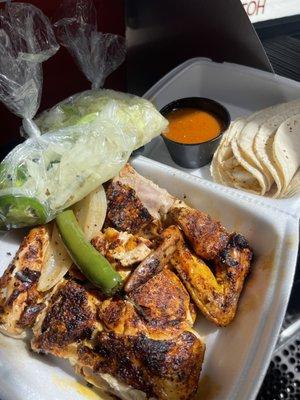 MEDIO POLLO $13 
incluye :5 piezas de pollo ,salsa,verdura,tortillas