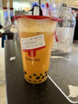 thai milk tea with boba & milk foam - medium