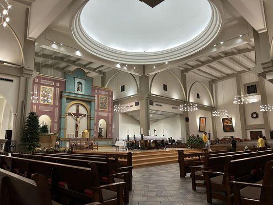 Altar with the choir on the side