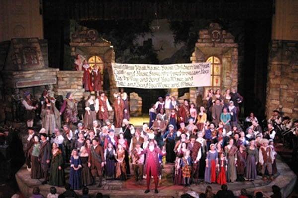 Cast finale from the 2004 Christmas Revels