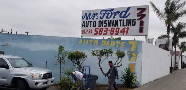 Mr Ford Auto Dismantling