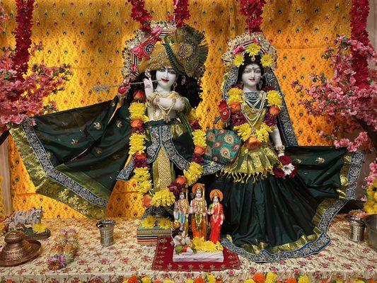 Hare Krishna Hare Krishna Krishna Krishna Hare Hare  Hare Ram Hare Ram Ram Ram Hare Hare