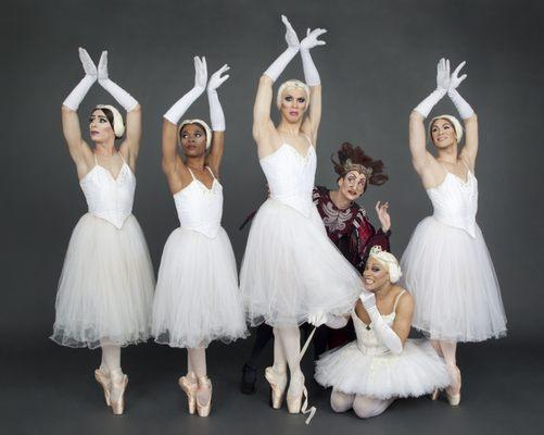 Dance St. Louis presents Les Ballets Trockadero de Monte Carlo (Apr16, 2022). (Photo by Sascha Vaughan)