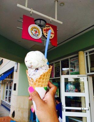 Butter pecan and cookies an cream