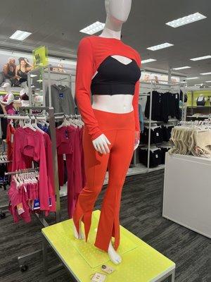 2023 spring work out mannequin.