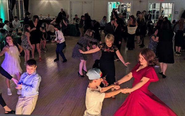 Our danceleader leading "Yesh" at a bat mitzvah