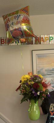 Flowers and balloon ordered for my daughter to surprise her while on vacation in Crystal River, FL.