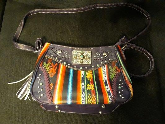 Wonderful purse w/lots of pockets