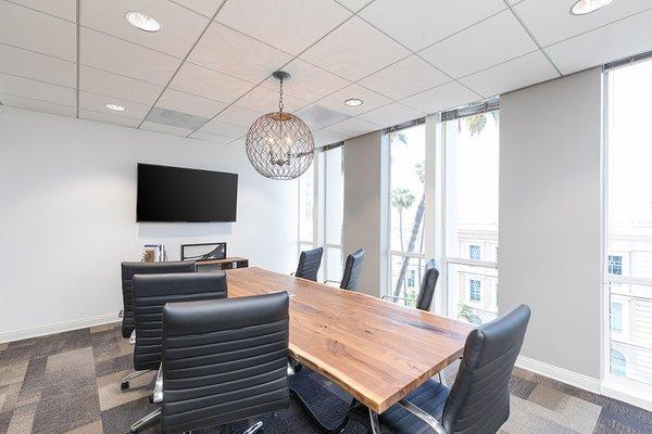 Medium conference room