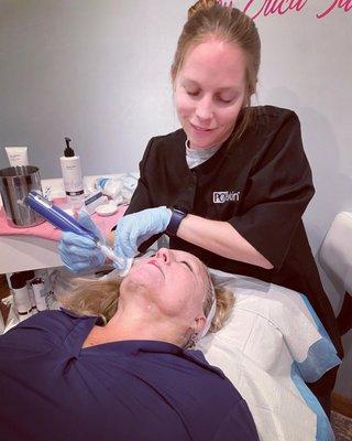 Microneedling is a minimally invasive way to improve skin texture, reduce discoloration, remodel acne scars, and more!