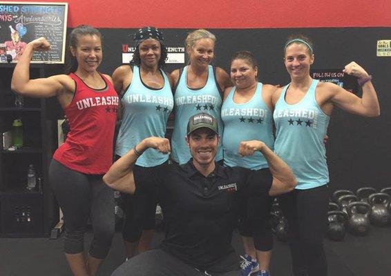 Manny [CO-Owner @ Unleashed Strength Gym] One of our long time clients and best friends repping his gym merch we designed (Shirts, Hats+)