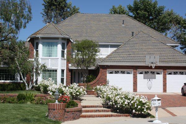 Three garages are always a plus.