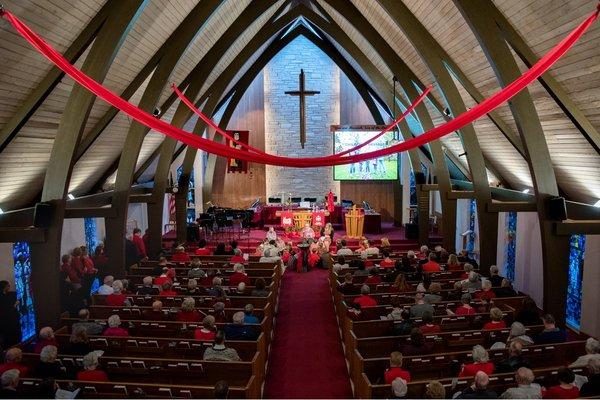 Full view of the Sanctuary during a traditional service.