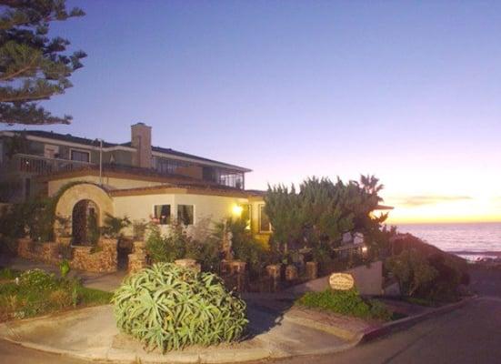 Prime location for the ultimate view of the ocean and sunset - upper level and lower