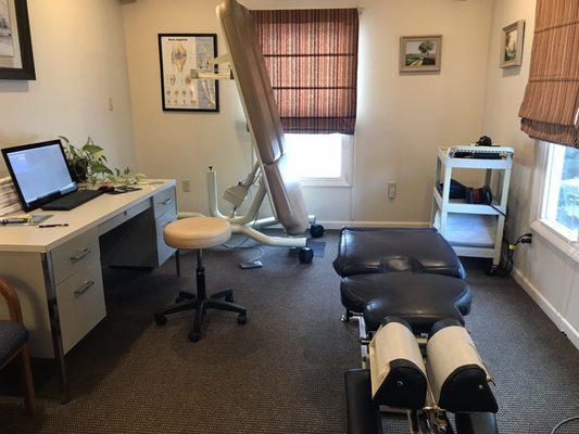 Chiropractic treatment tables